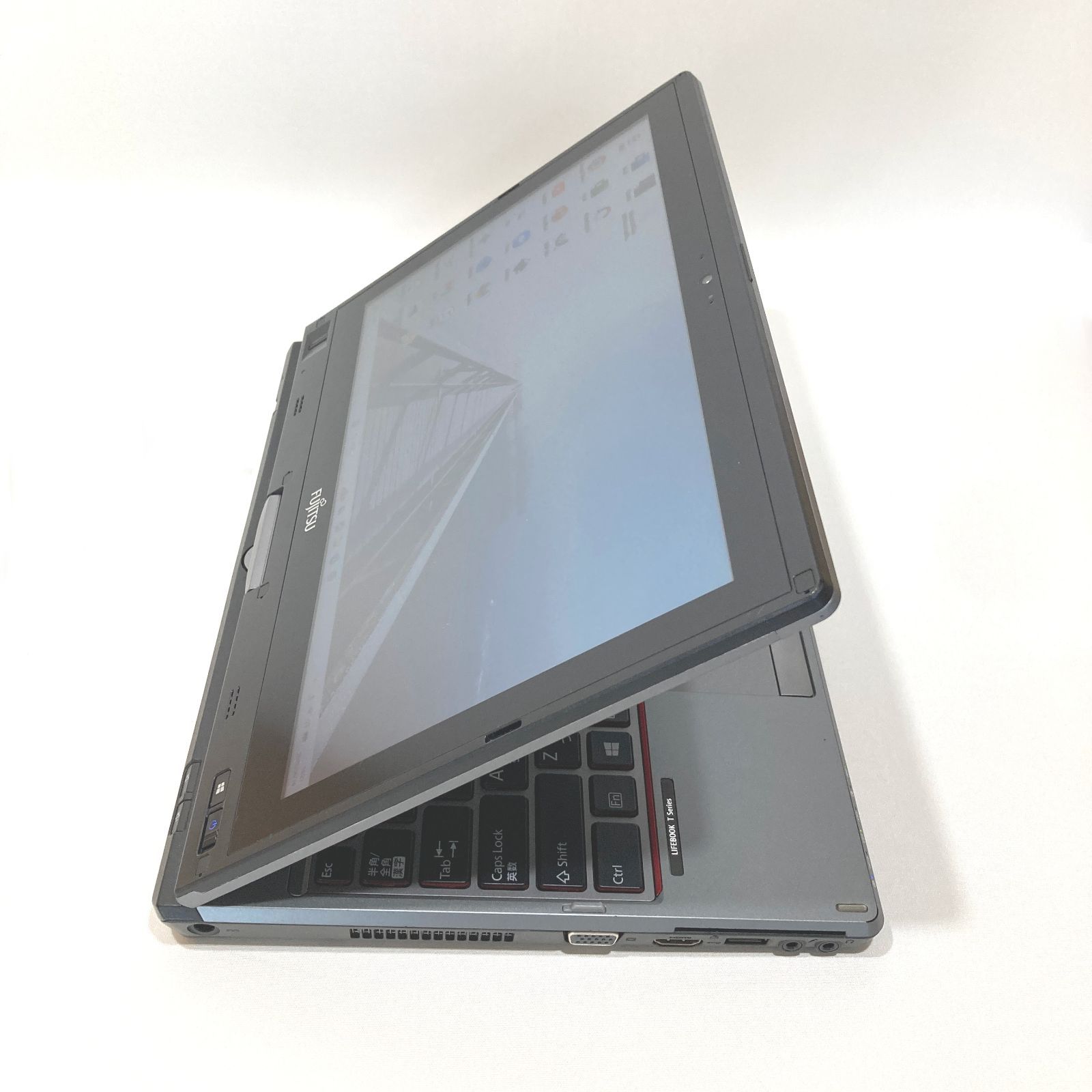 初心者向け✨タッチパネルノートPC 富士通シルバー- メルカリ