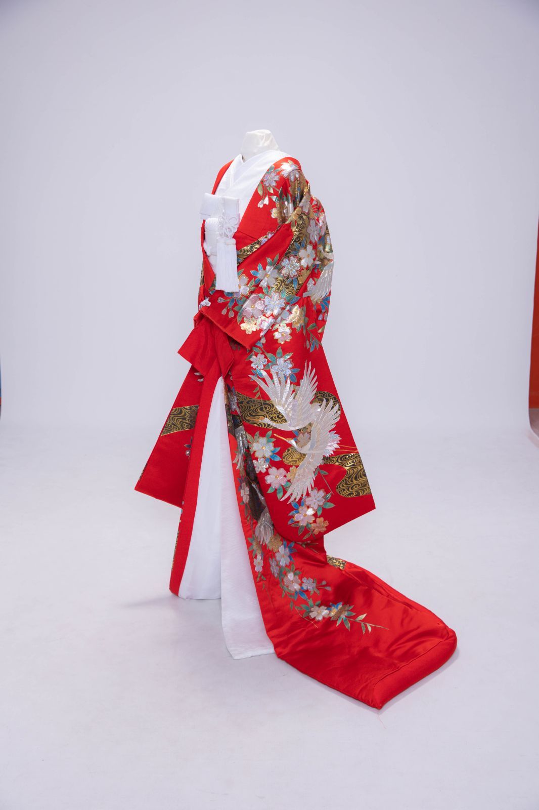 豪華 赤 色打掛 鶴 松 金彩 婚礼 花嫁衣装 前撮り 和装 中古 12 色打掛 婚礼用 赤 緑 金彩 鶴柄 御所車 花柄 古典柄 花嫁和装 打掛
