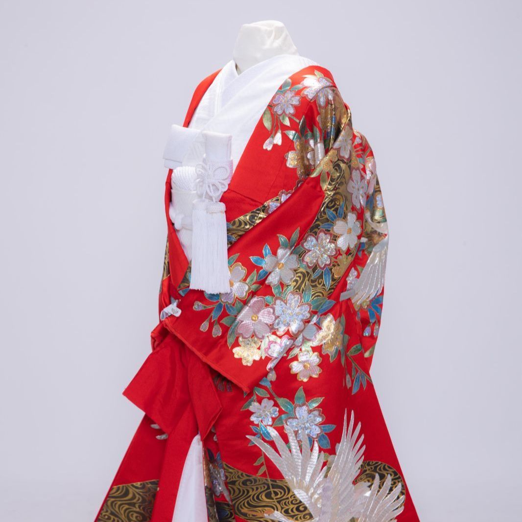 豪華金彩 鶴文様 色打掛 赤 花嫁衣装 前撮りフォトウェディング 和装 舞台衣装 12 色打掛 婚礼用 赤 緑 金彩 鶴柄 御所車 花柄 古典柄 花嫁和装 打掛