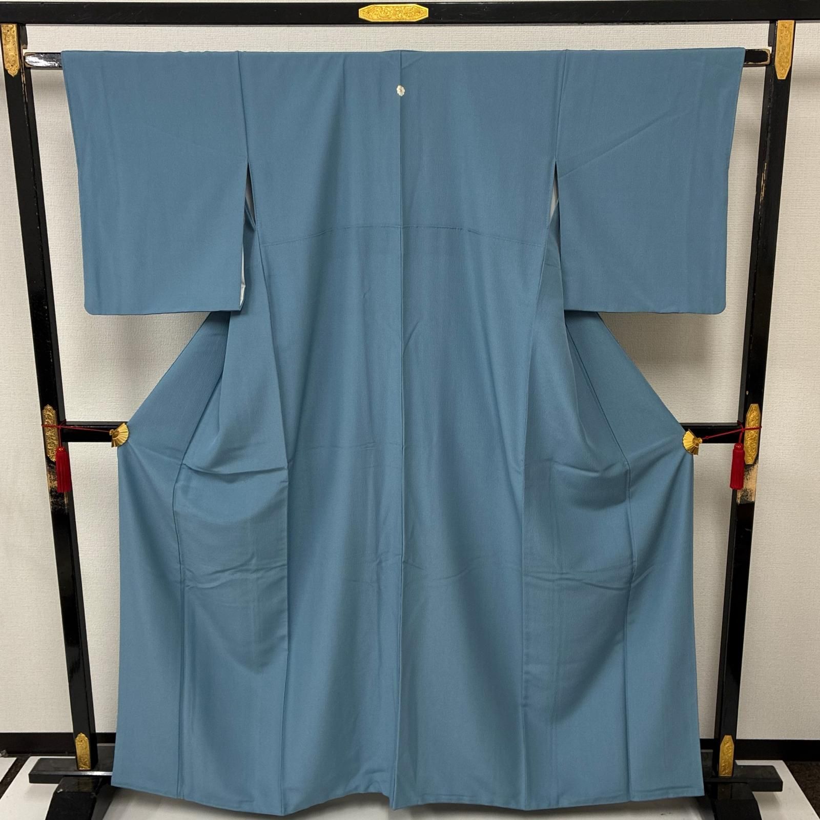 逸品◇未使用!正絹◎極上色無地156.5cm一つ紋(丸に二つ引)袷 灰青 色無地 正絹 一つ紋 美しい色味 袷 着物 MK-9834 - メルカリ