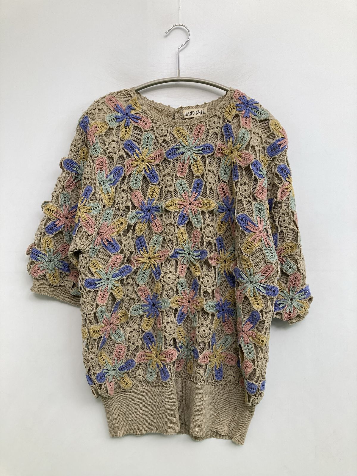 HAND KNIT ハンドニット ニット/セーター L ベージュ ナイロン ニット 花柄・ボタニカル柄 その他総柄 ミドル丈 半端袖 クルーネック(丸首) レディース