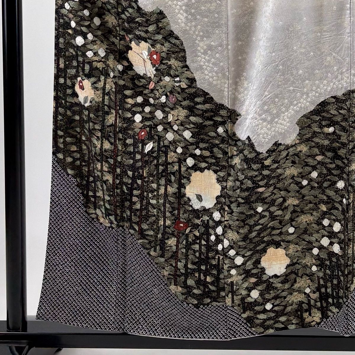 訪問着 身丈157cm 裄丈62cm S 袷 雪輪 椿 刺繍 絞り 薄小豆 正絹 秀品 