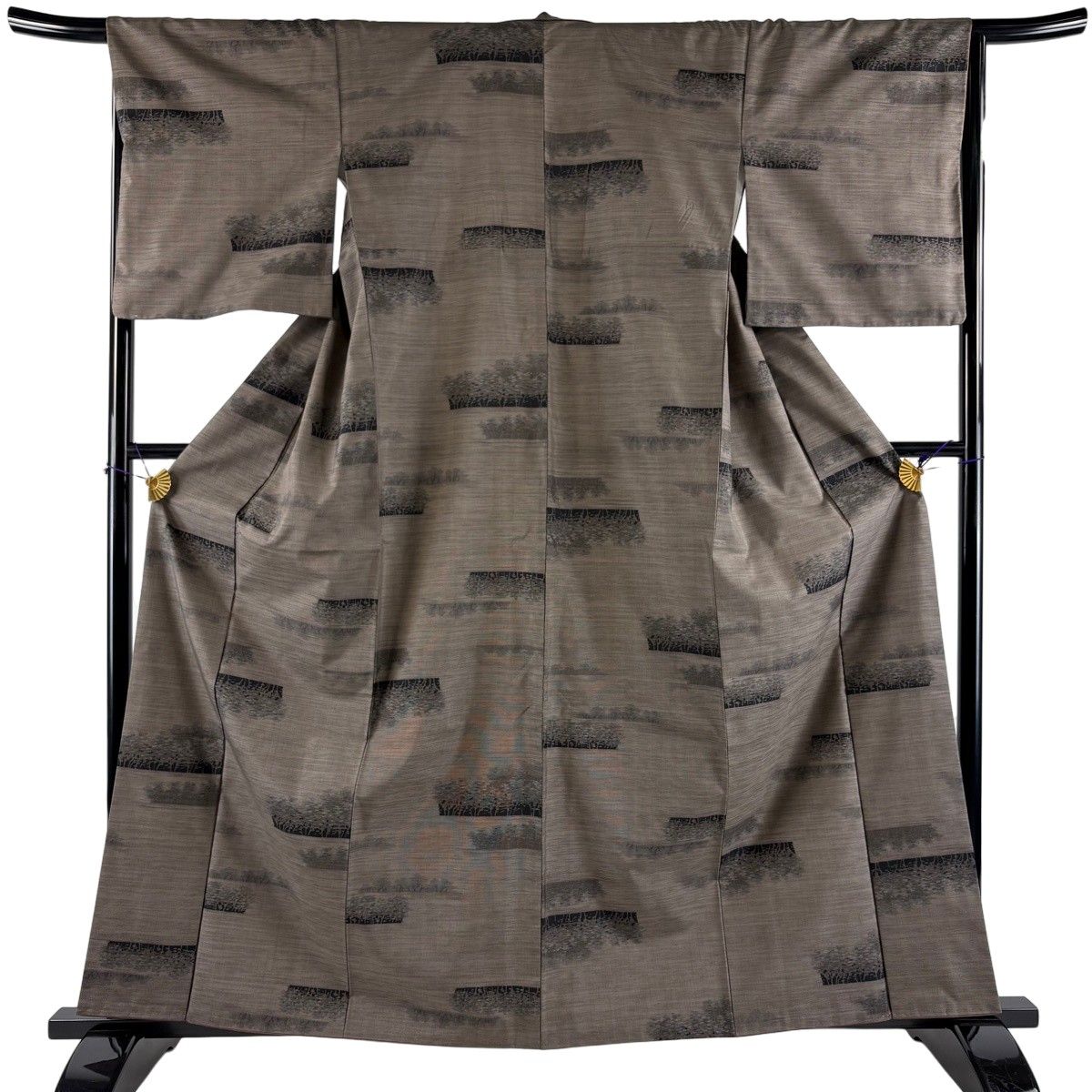 【美品】 紬 身丈161.5cm 裄丈66cm M 袷 樹木 焦茶色 正絹 秀品 【中古】