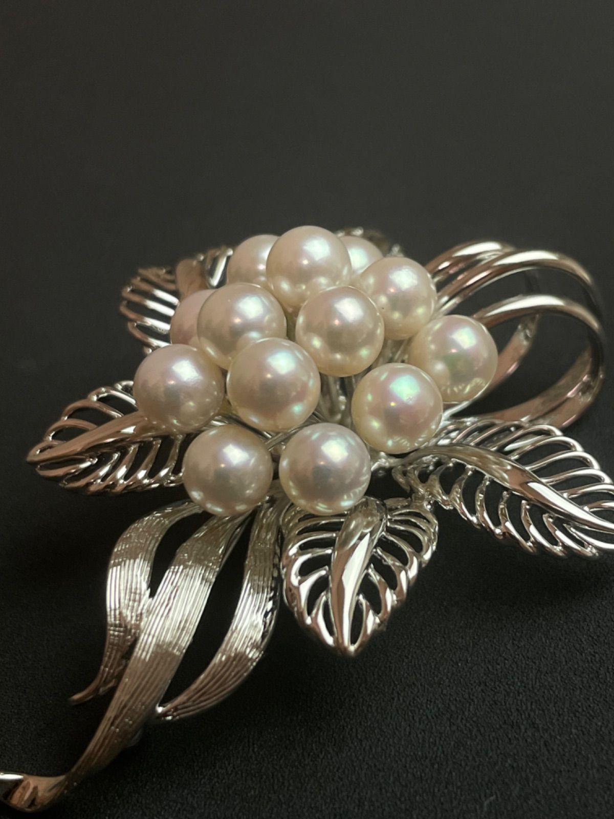 【極美品】アコヤ真珠 本真珠 ブローチ シルバー（SILVER刻印）フラワーモチーフ