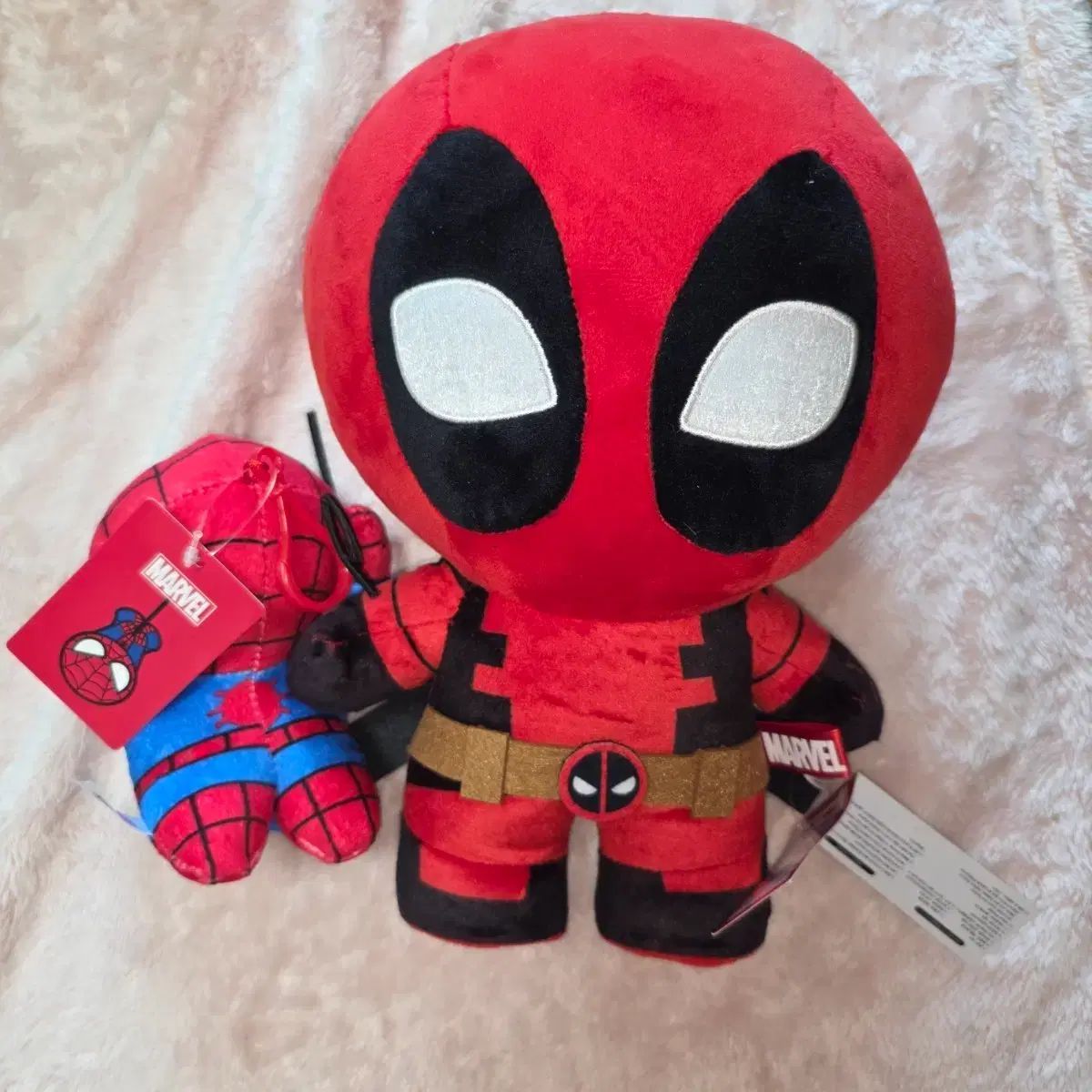 新品・正規品 MARVEL マーベル デッドプール 中型ぬいぐるみ