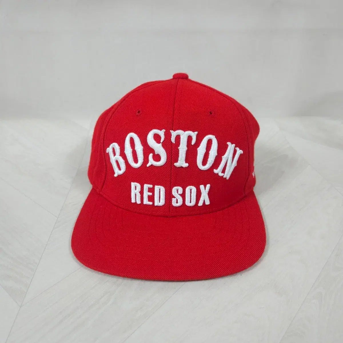 ボストン レッドソックス スナップバック / BOSTON RED SOX ビックロゴ キャップ