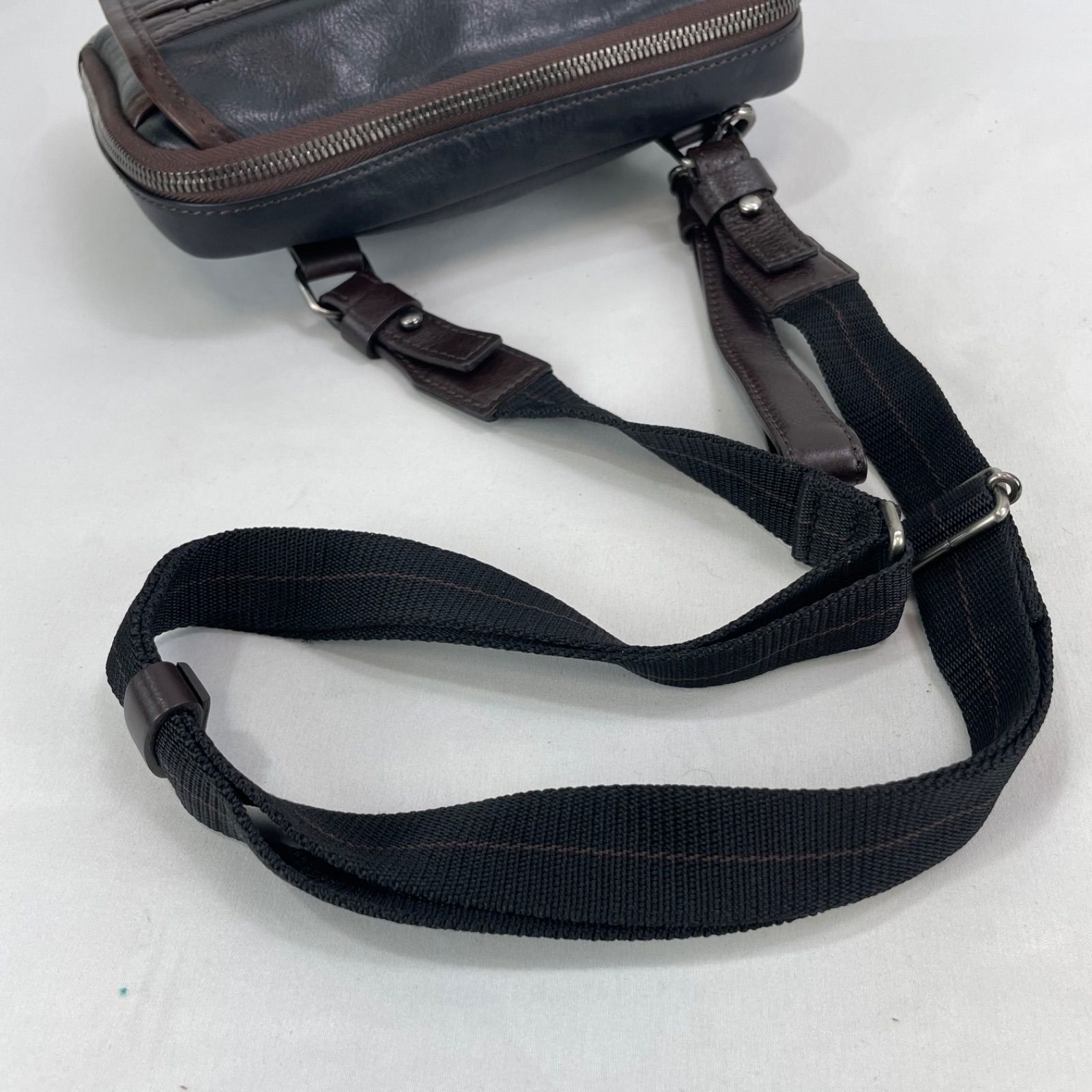 美品】フジタカ FUJITAKA レザー ショルダーバッグ 黒 茶 バイカラー