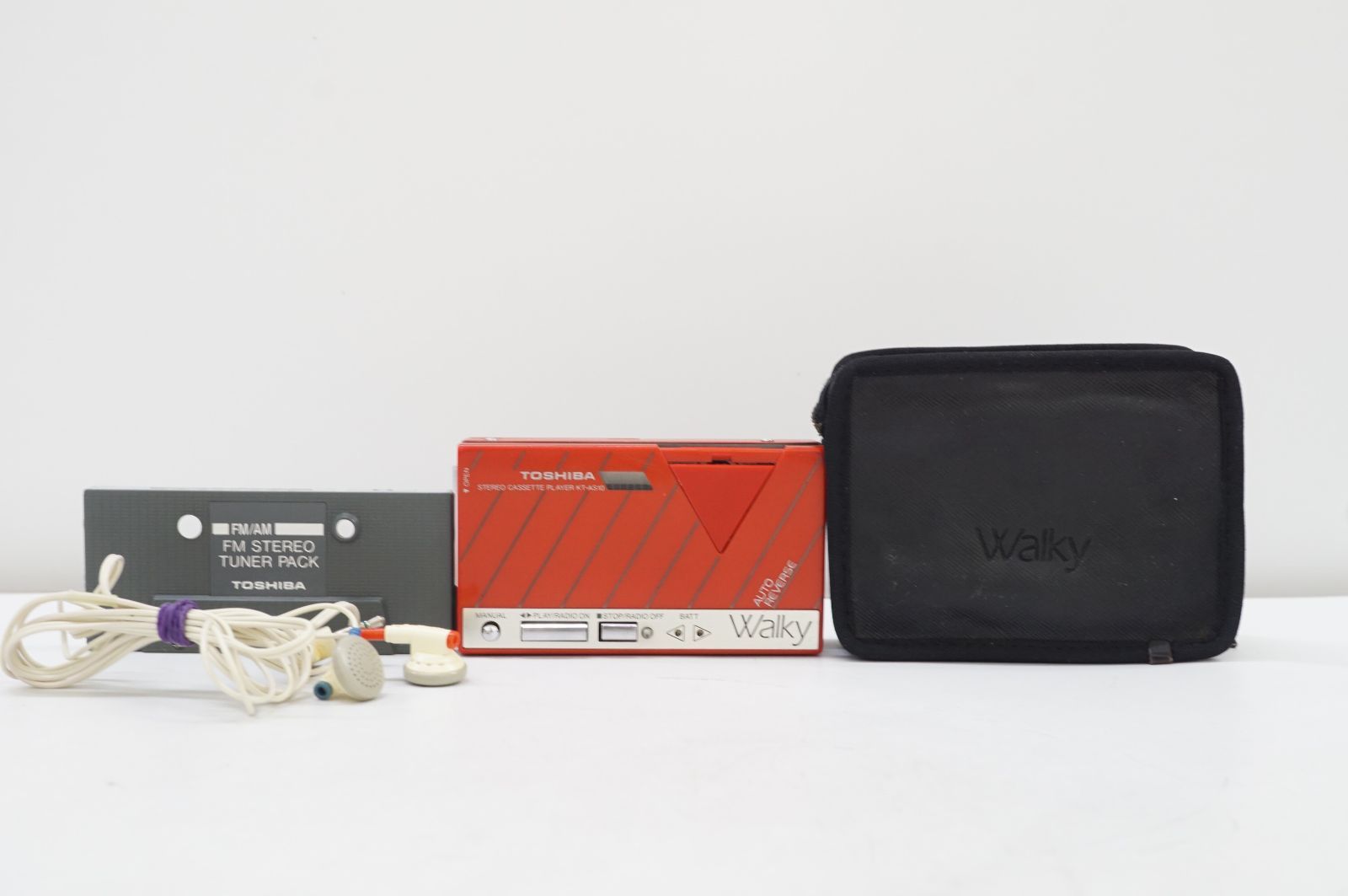 Y56980)東芝ポータブルカセットプレーヤー WalkY KT-AS10 ケース