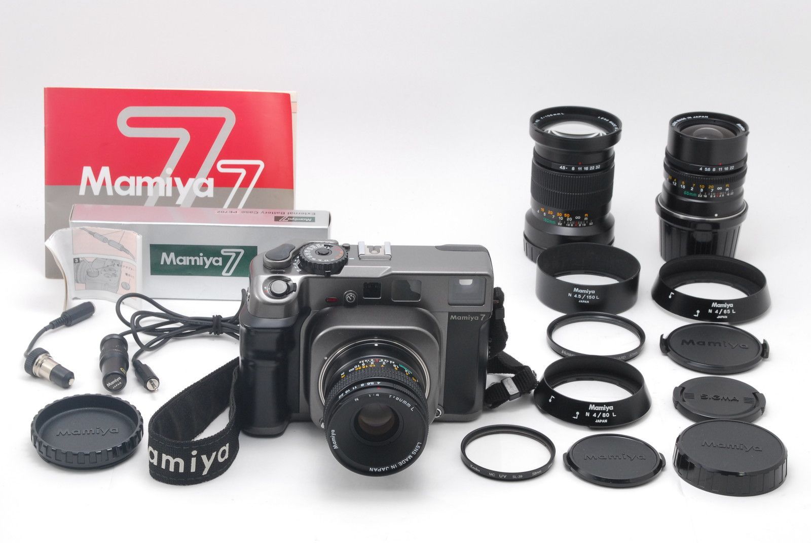 【美品 保障付 動作確認済】 Mamiya 7 マミヤ 中判フィルムカメラ + N 80mm F4 65mm F4 150mm F4.5 L レンズセット 説明書＆PE702付 #V2922