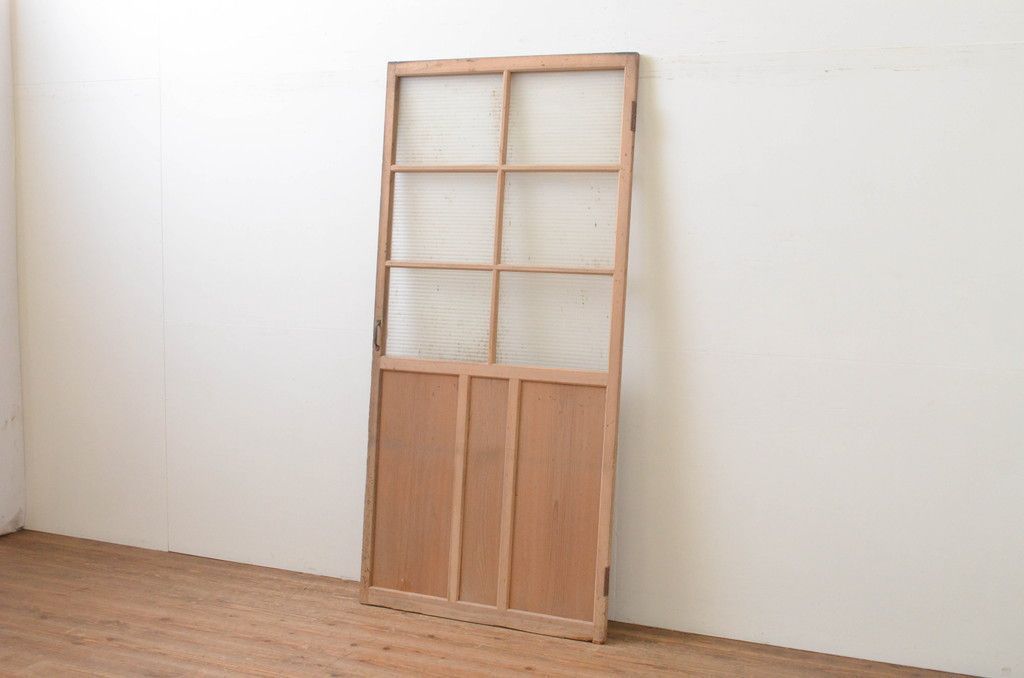 ▼現状販売▼ ガラス扉1枚 ヴィンテージ建具 昭和中期 レトロなモールガラス入り 4～7営業日前後で発送(※修理加工希望の方3ヶ月程で発送) R-067216 39,819円