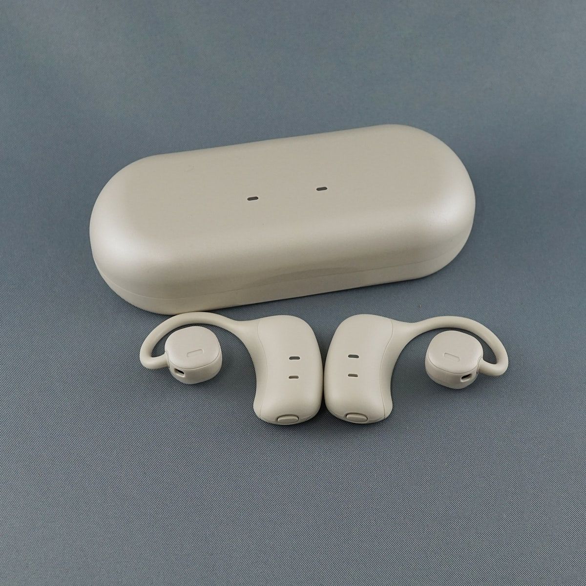 nwm MBE001 オープンイヤー型ワイヤレスイヤホン USED美品 耳スピ 耳を 