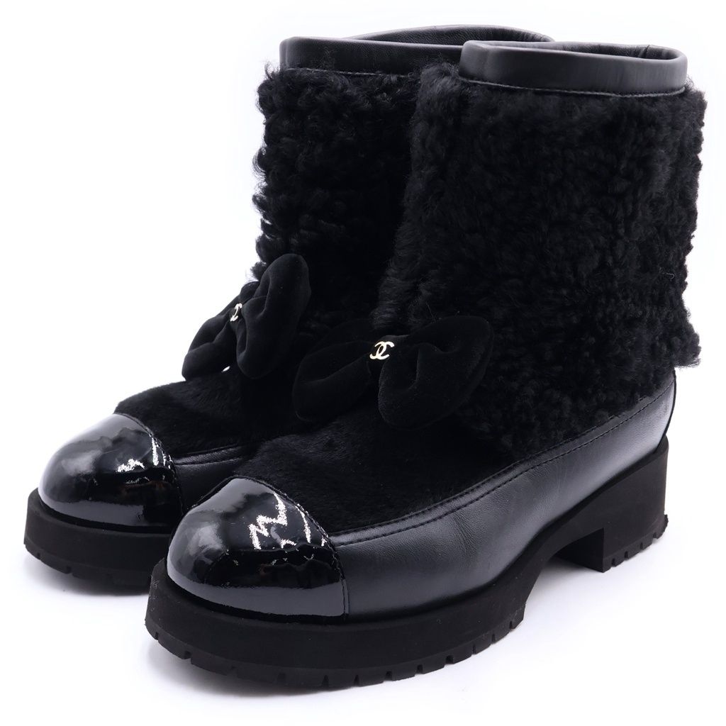 美品 CHANEL ムートンボア ショートブーツ 36サイズ キルティング CHANEL (シャネル) 25AW ショート ブーツ シアリング ラムスキン ボア