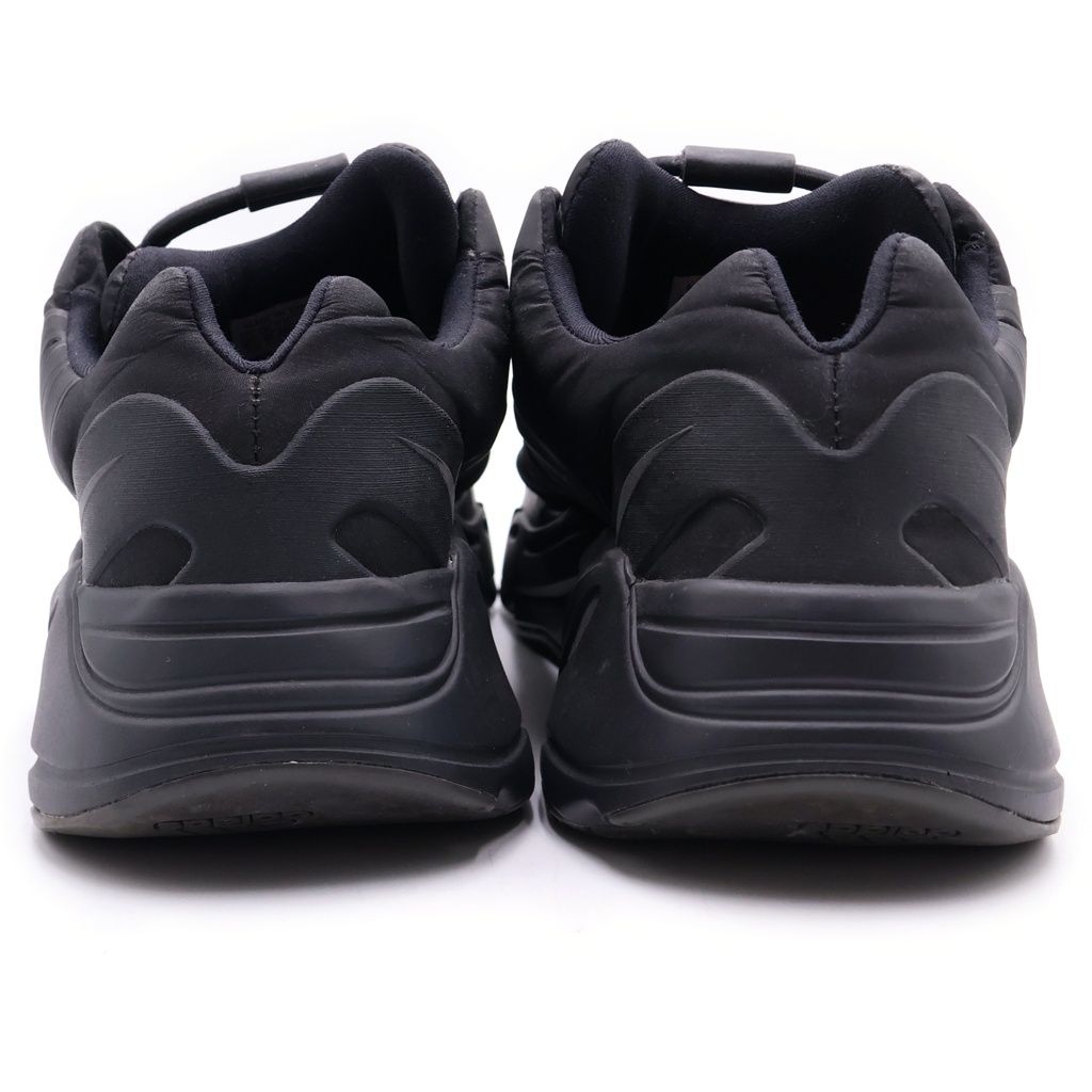 YEEZY (イージー) Boost 700 MNVN Black アディダス イージーブースト