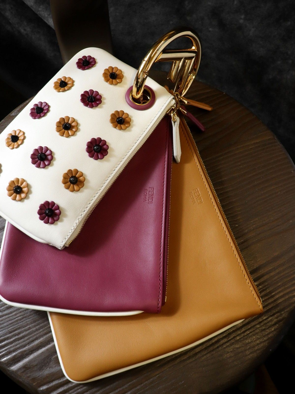 FENDI フェンディ トリプレット 8BS001A1FS ３連ポーチ レザー クラッチバッグ フラワー ホワイト/レッド/ブラウン