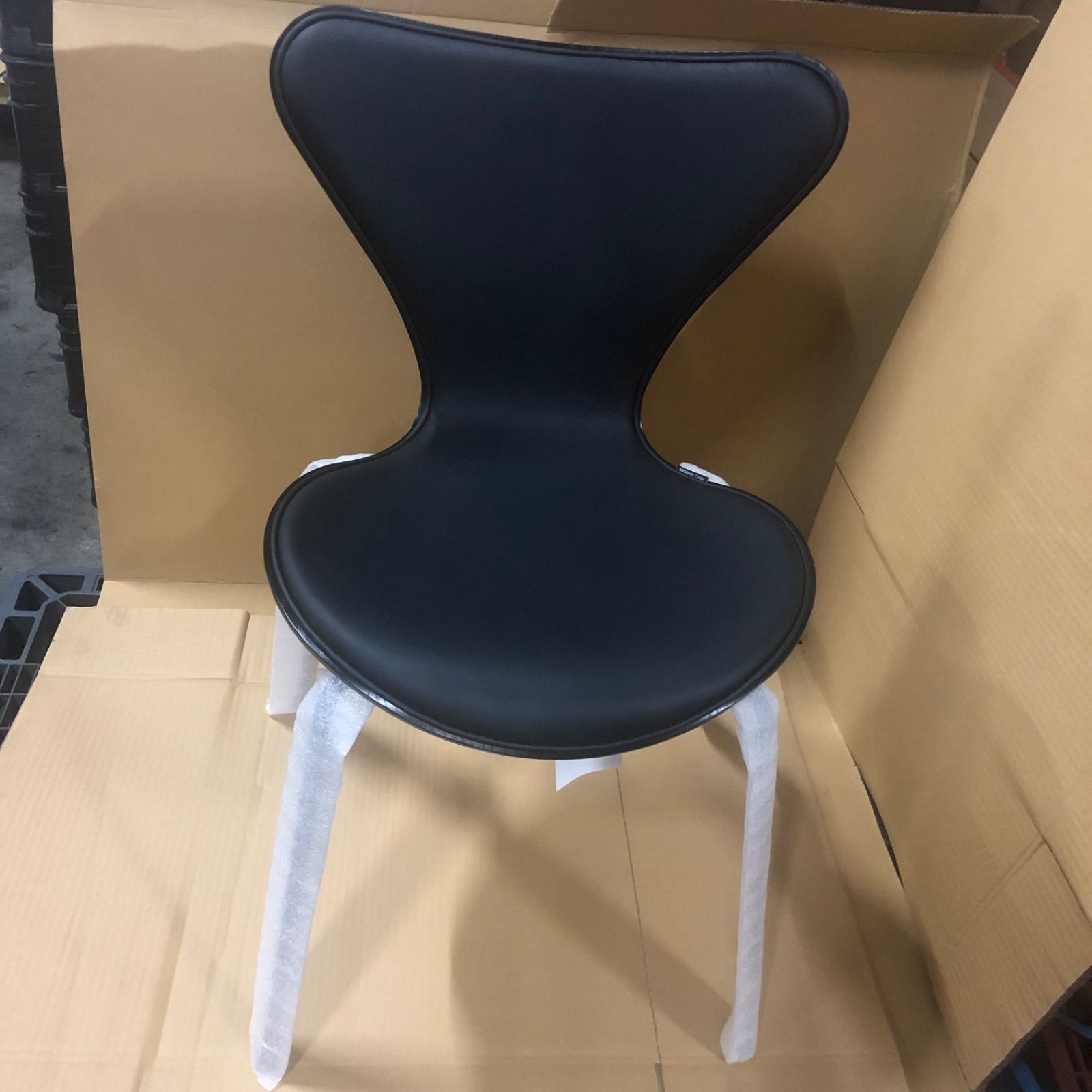 フリッツ・ハンセン セブンチェア BK粉体塗装 43cm フリッツ・ハンセン セブンチェア BK粉体塗装 43cm ブラック SERIES 7
