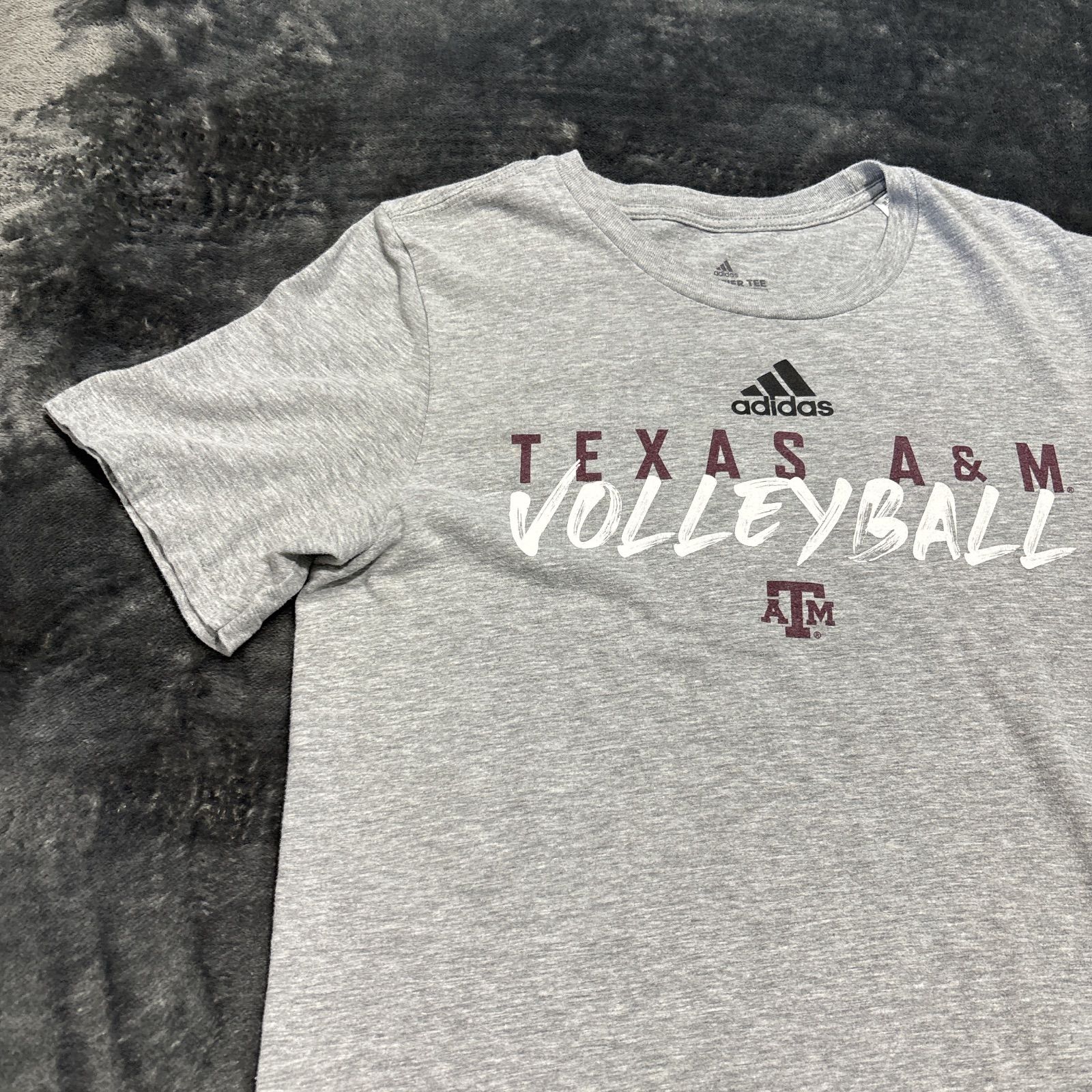 ☆【USED】USA古着 adidas アディダス TEXAS A&M VOLLEYBALL Tシャツ M 