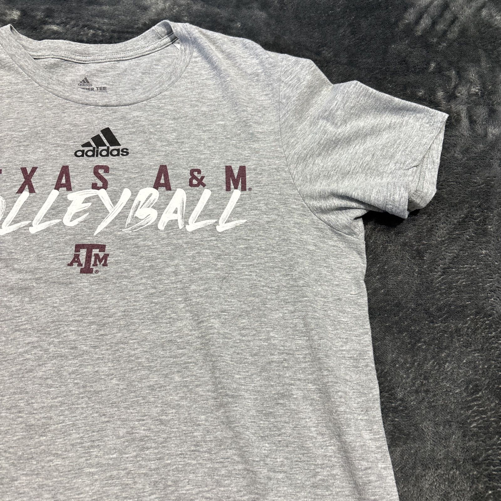 ☆【USED】USA古着 adidas アディダス TEXAS A&M VOLLEYBALL Tシャツ M 