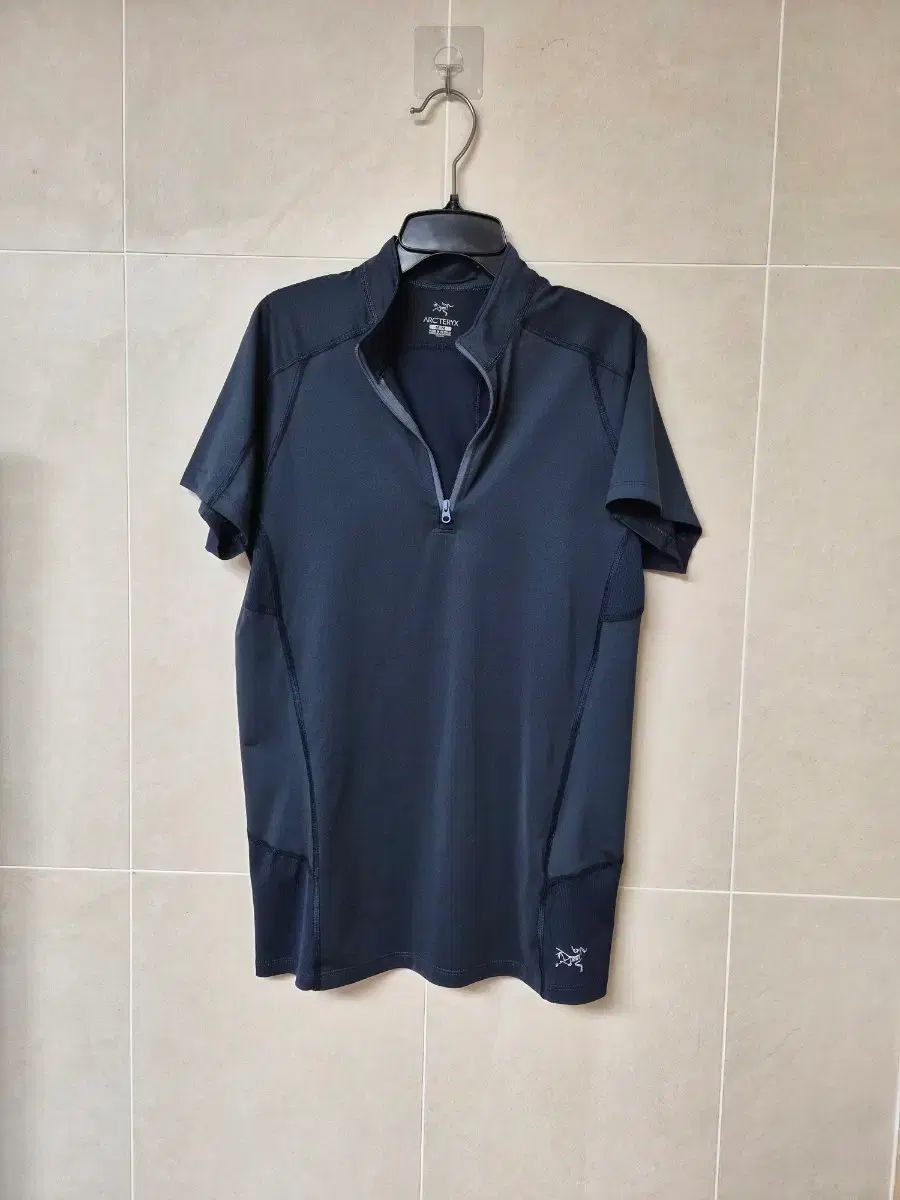 ARC'TERYX アークテリクス 半袖 カラーTシャツ ブラック M 90 95