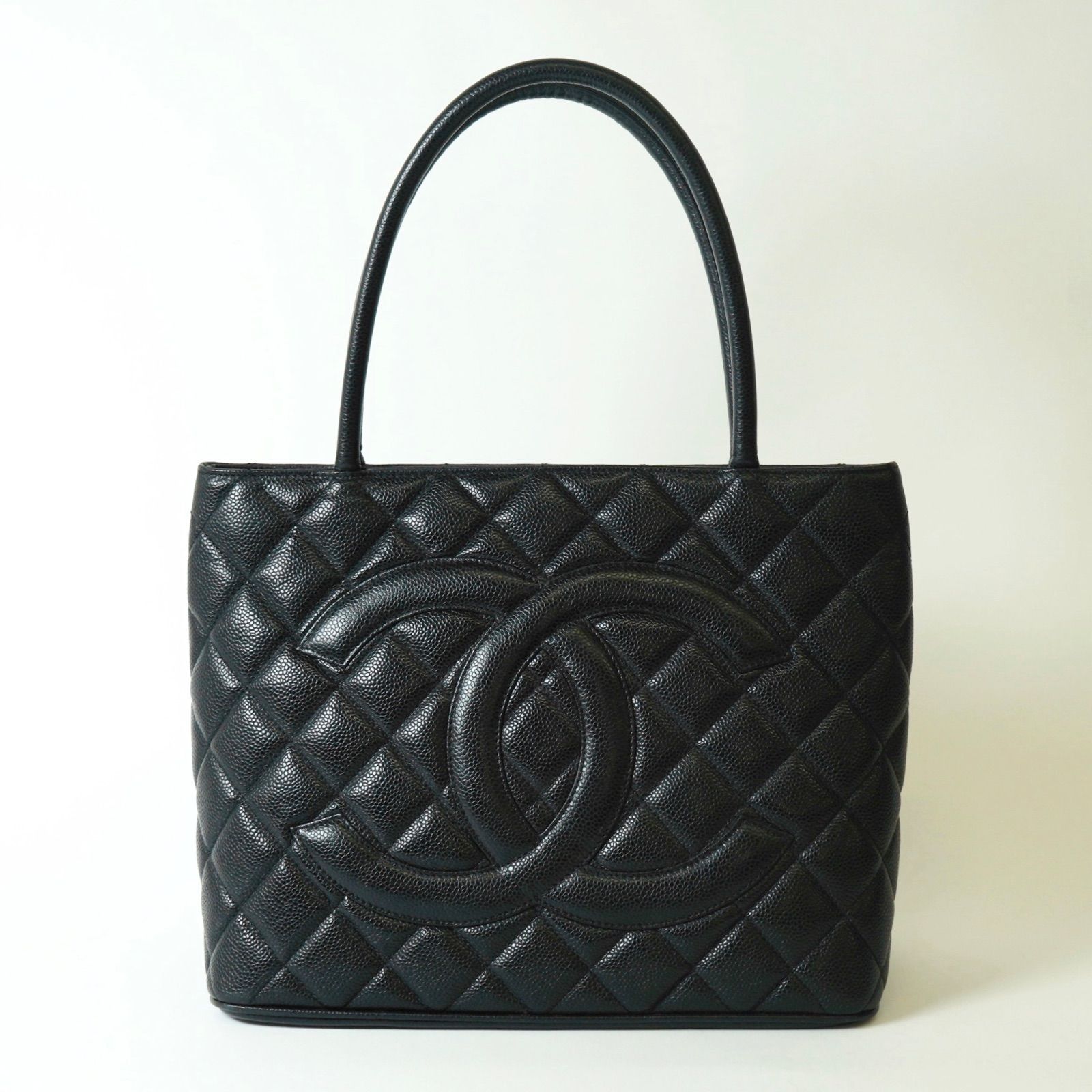 CHANEL シャネル 復刻 キャビアスキン トートバッグ ゴールド金具 8番台