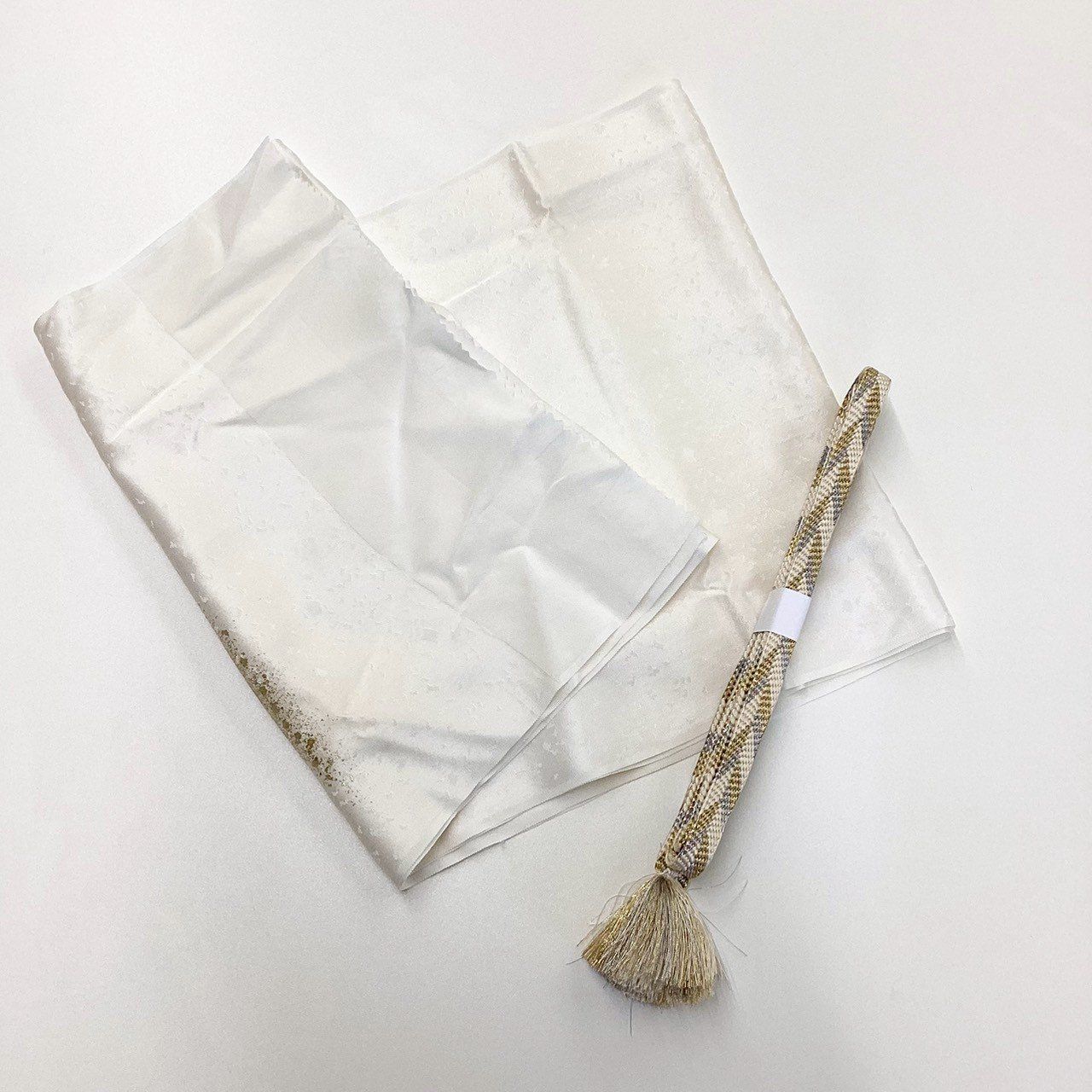 ［8274］帯締め 帯揚げ セット 扇花霞ぼかし 刺繍 金銀糸 正絹 着物 帯絞め 白