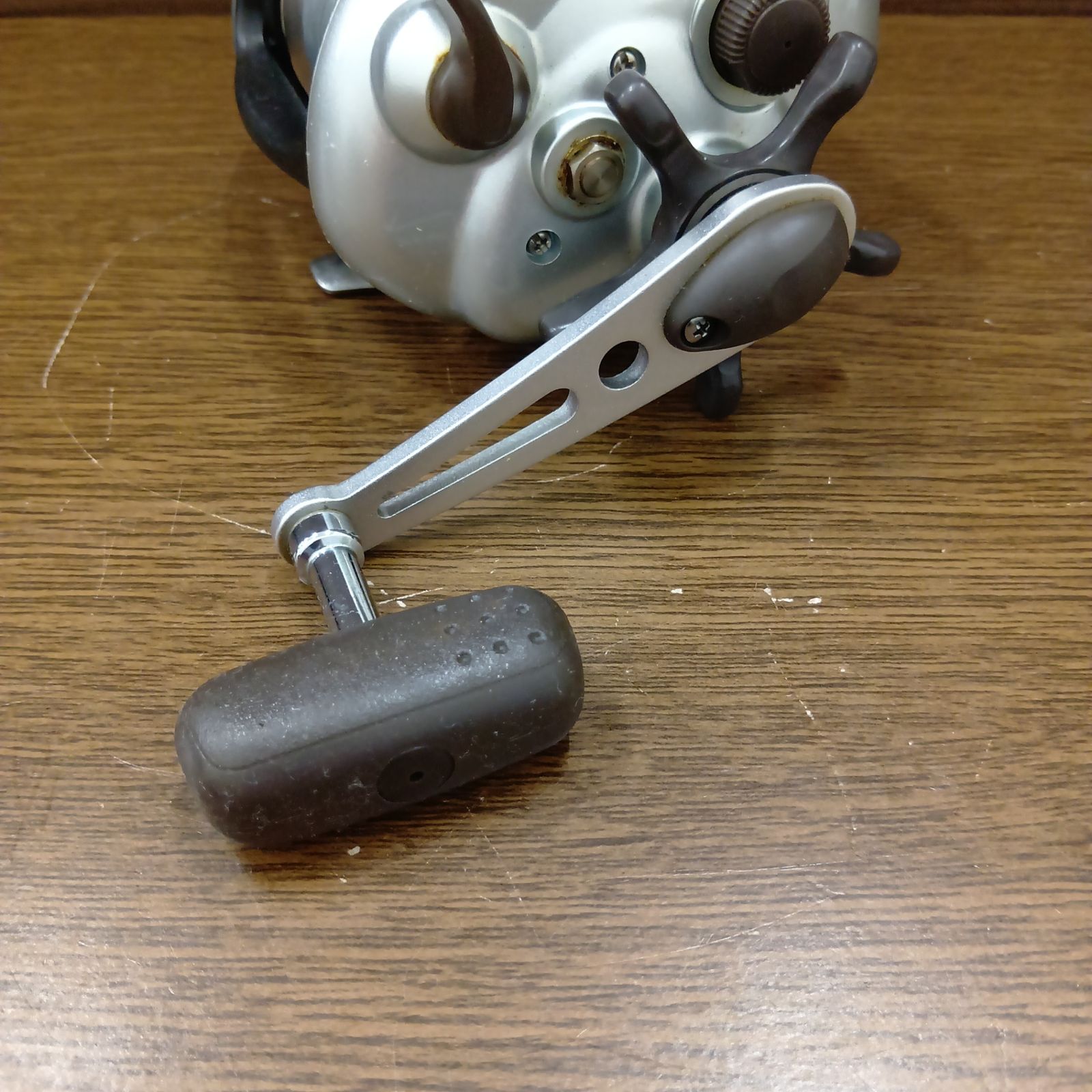 シマノ 電動リール 97電動丸 3000XH シマノ(SHIMANO) 97 電動丸 3000H 電動リール【ジャンク品】 - メルカリ