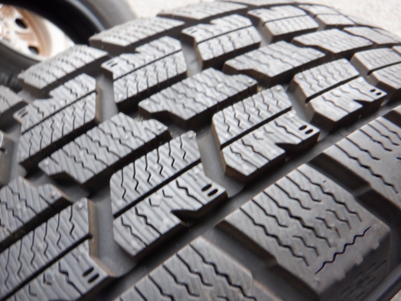 送料込☆グッドイヤーアイスナビ7☆165/65R14セット☆タンク・ルーミー 未使用に近い 165/65R14 4本 グッドイヤー アイスナビ7 タンク