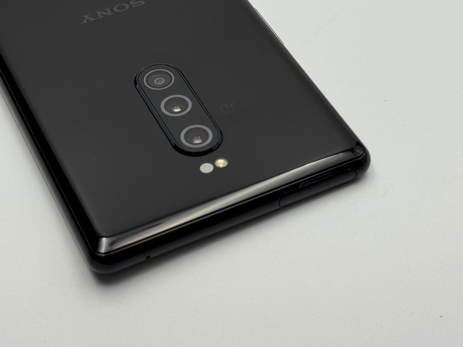 箱付き中古B】Xperia 1 SO-03L 64GB ブラック SIMフリー 白ロム - メルカリ