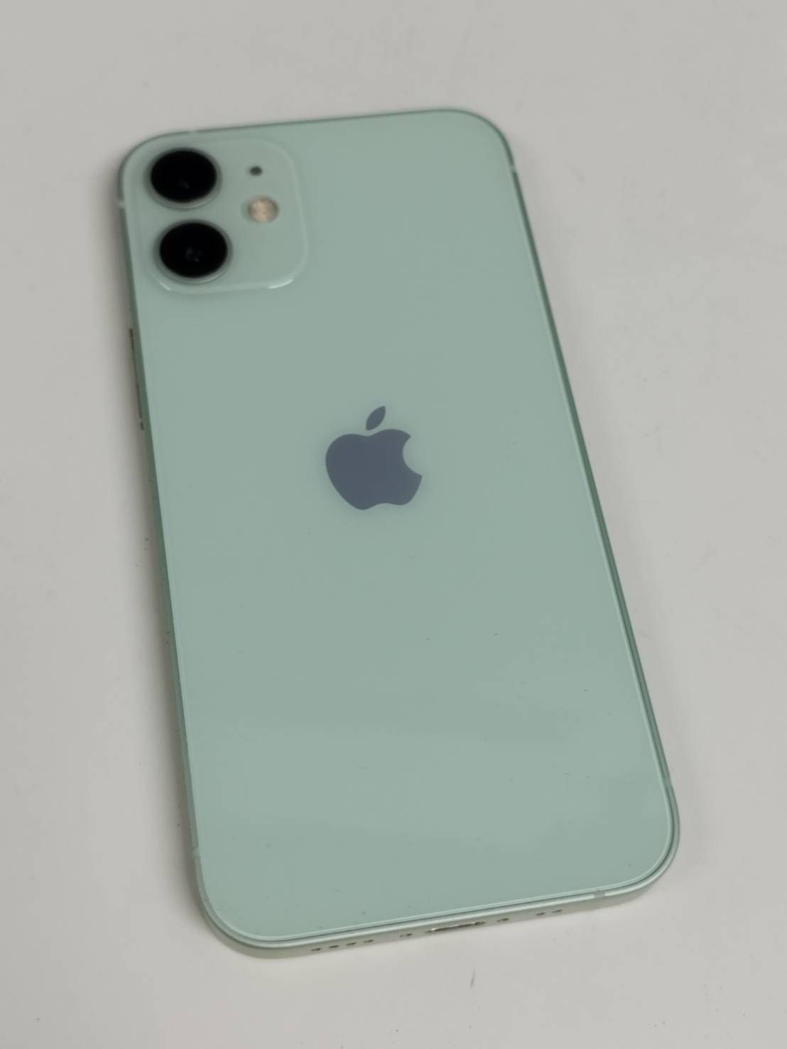 SIMフリー】iPhone 12 mini/A2398/256GB/グリーン〈MGDW3J/A