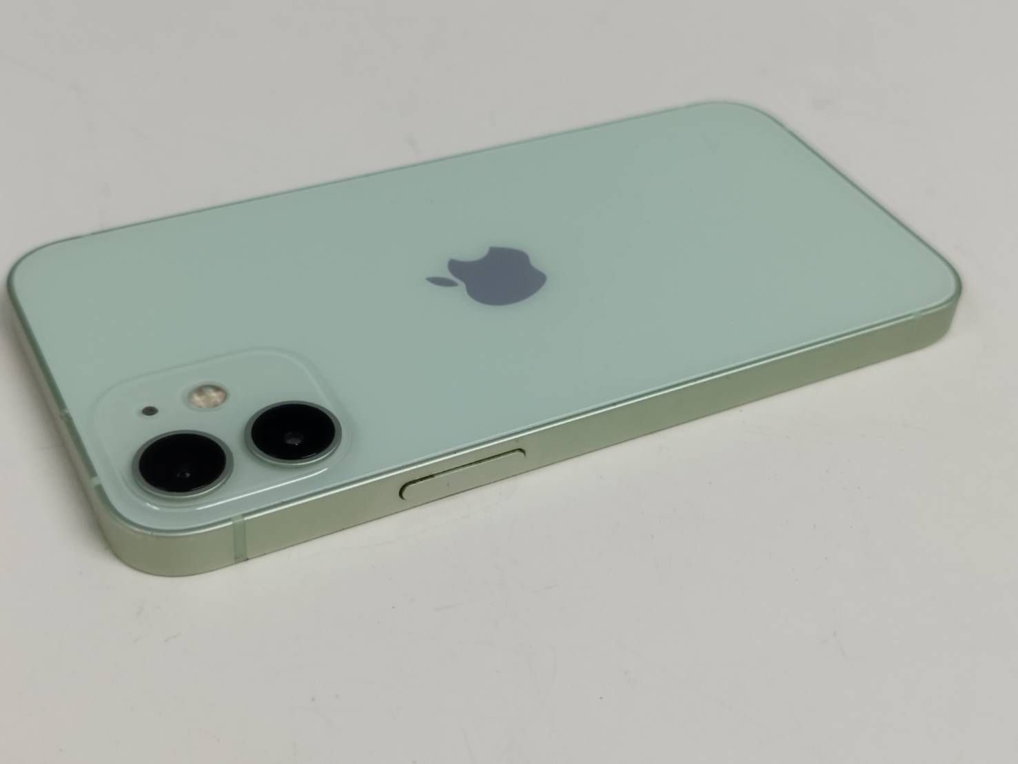 SIMフリー】iPhone 12 mini/A2398/256GB/グリーン〈MGDW3J/A