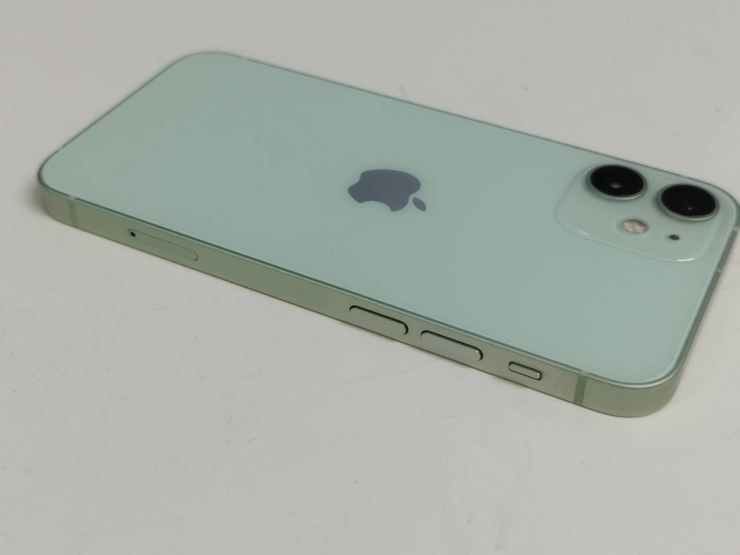 SIMフリー】iPhone 12 mini/A2398/256GB/グリーン〈MGDW3J/A