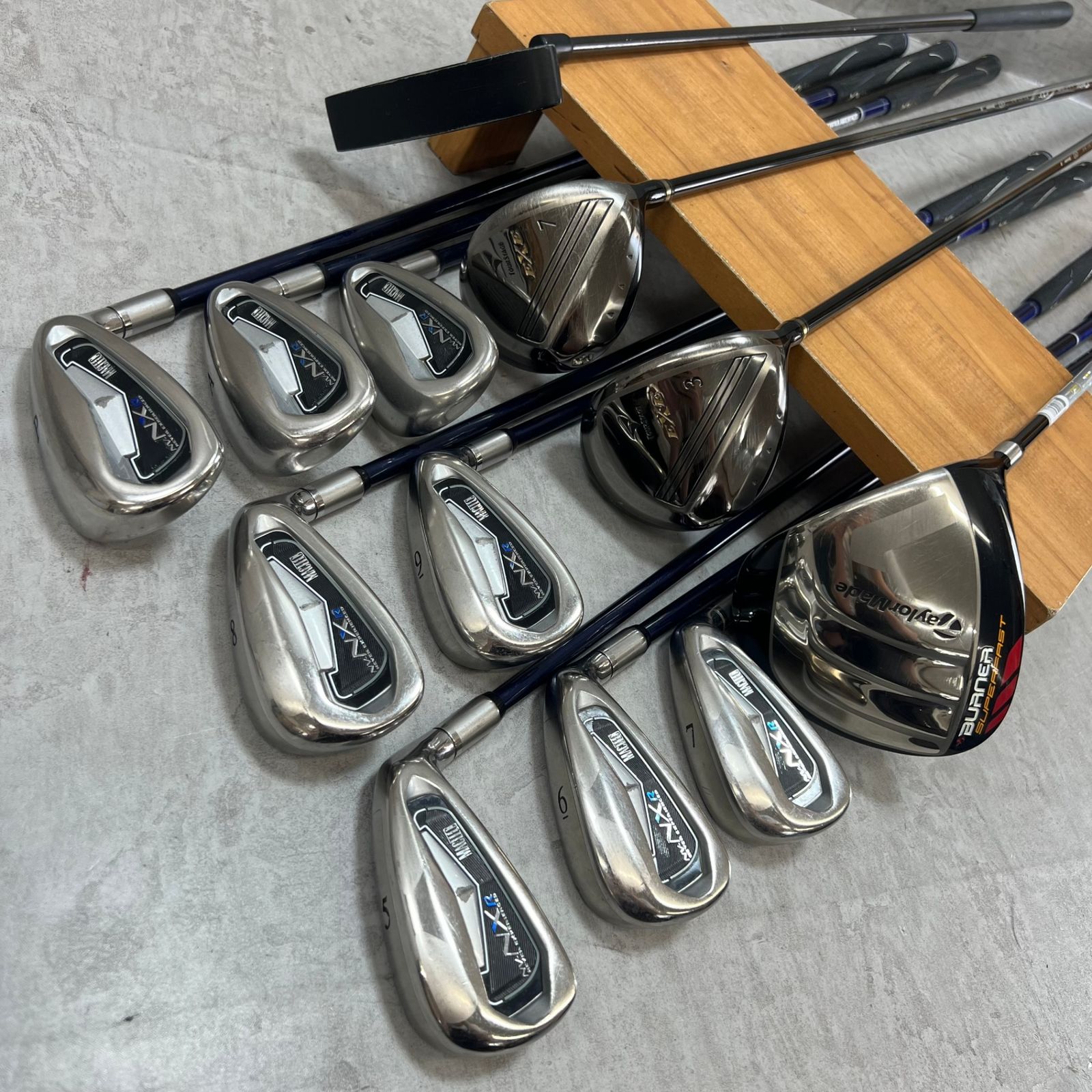 TaylorMade/BRIDGESTONEメンズゴルフフルセット12本バック付 テーラーメイド ブリヂストン メンズゴルフ クラブセット 12本 右利き