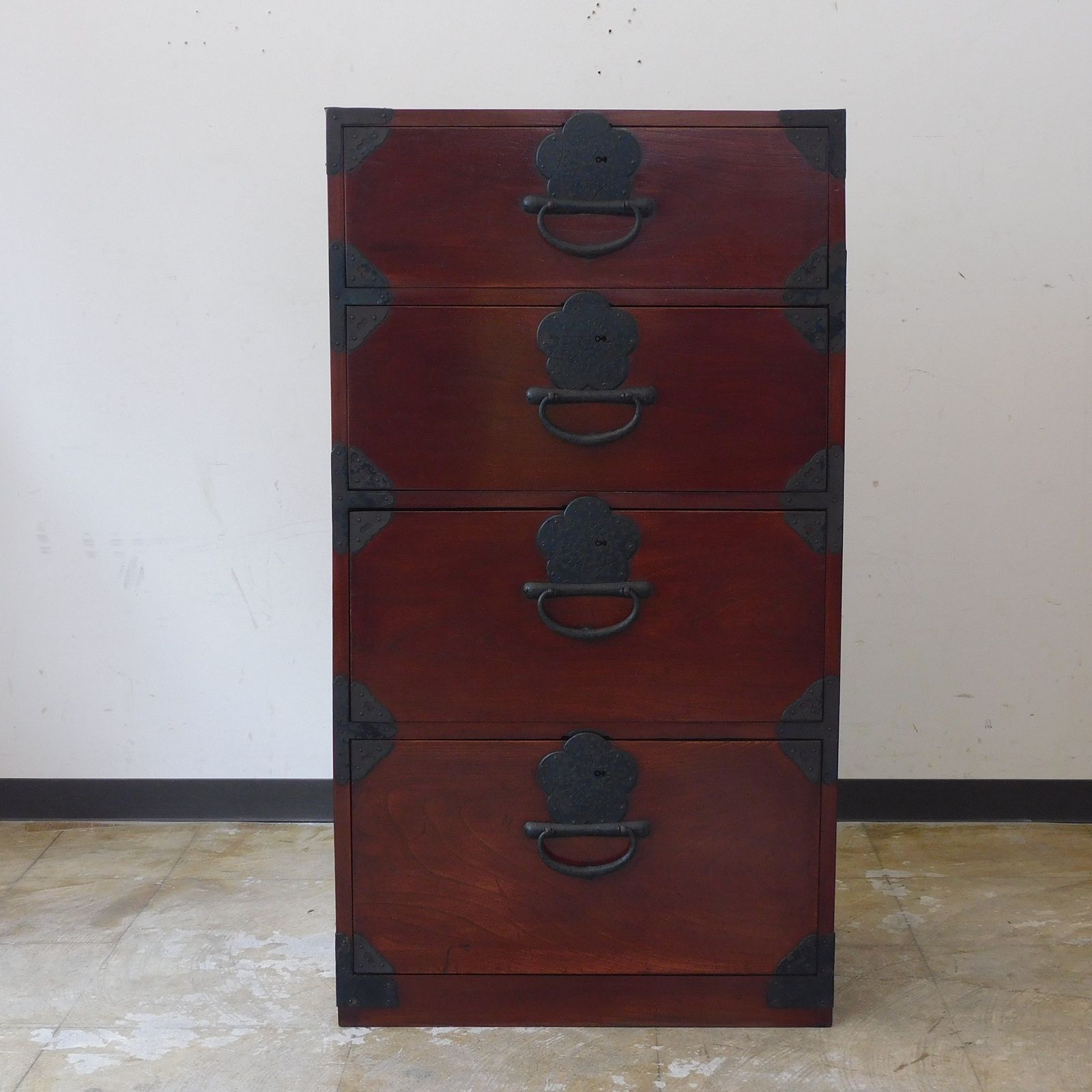 仙台地方 欅 梅花図金具 隙間箪笥 W505mm 鍵付き HK-a-06266 / ケヤキ 無垢材 アンティーク 時代箪笥 仙台箪笥