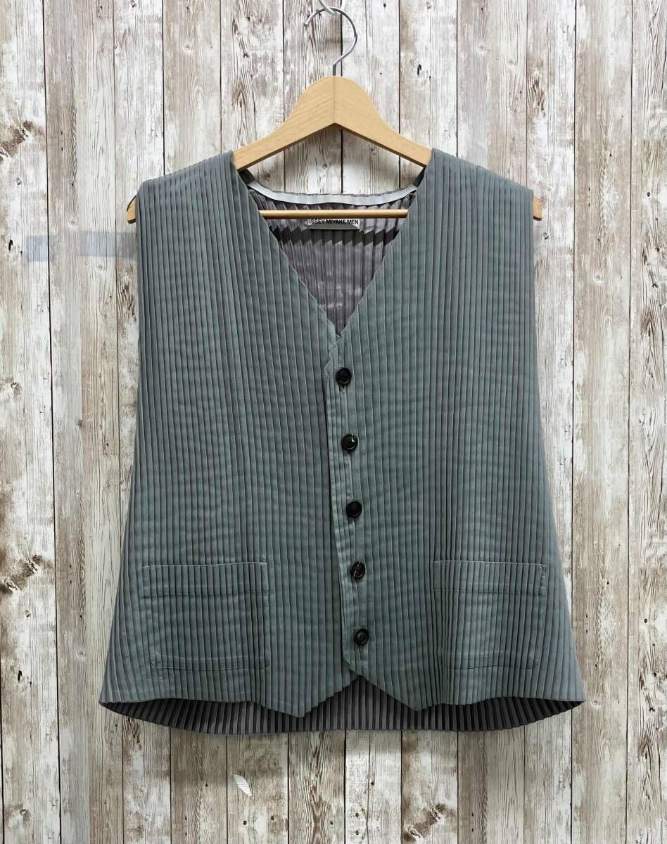 ISSEY MIYAKE MEN イッセイミヤケメン ベスト サイズ表記2 ME03FE556 メンズ プリーツ 日本製