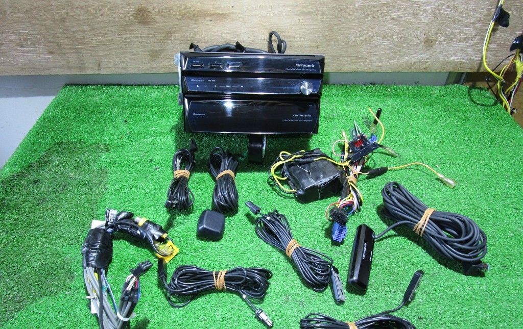 ナビ　Pioneer 　カロッツェリア　 AVIC-VH09　 H23年　　C3-109-1768