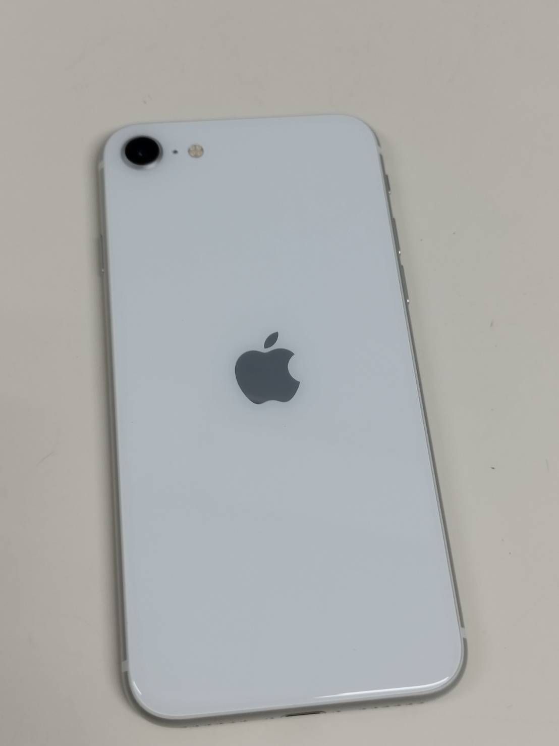 iPhone SE2ホワイト 64GB初期化済 a2275 美品 iPhone SE2 64GB ホワイト SIMフリー - メルカリ