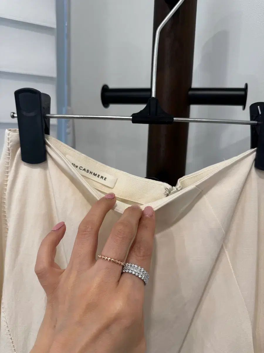 the CASHMERE リネン混 アイボリー ロング丈スカート 可愛らしい Aライン