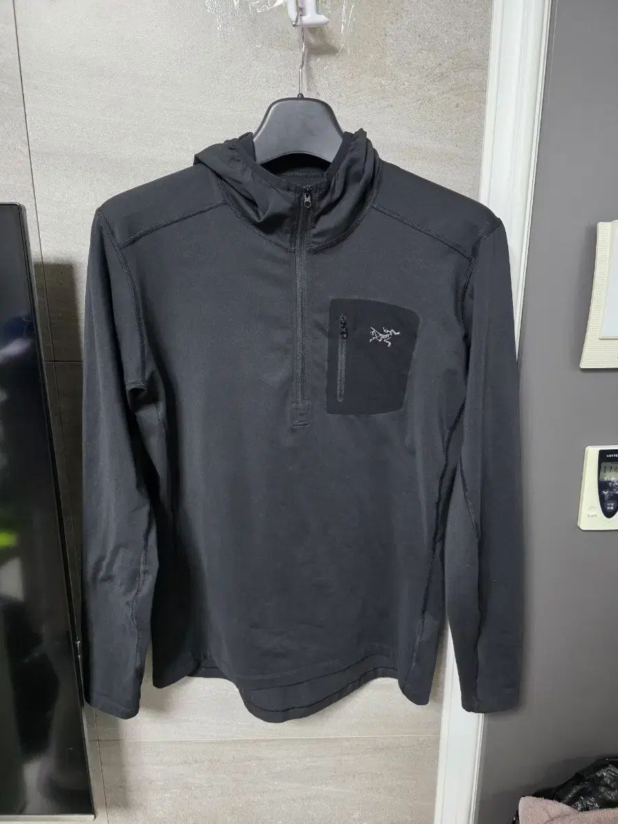 ARC'TERYX ロー LT フーディー ジップネック m 95-100サイズ