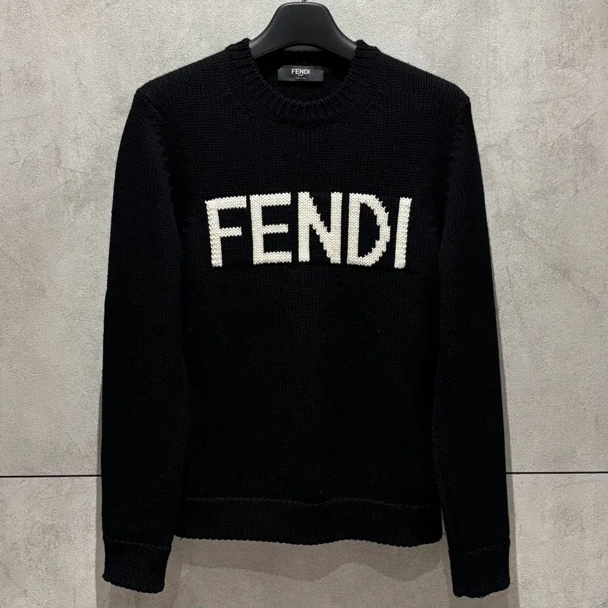 フェンディ 全面ロゴ ウールニット