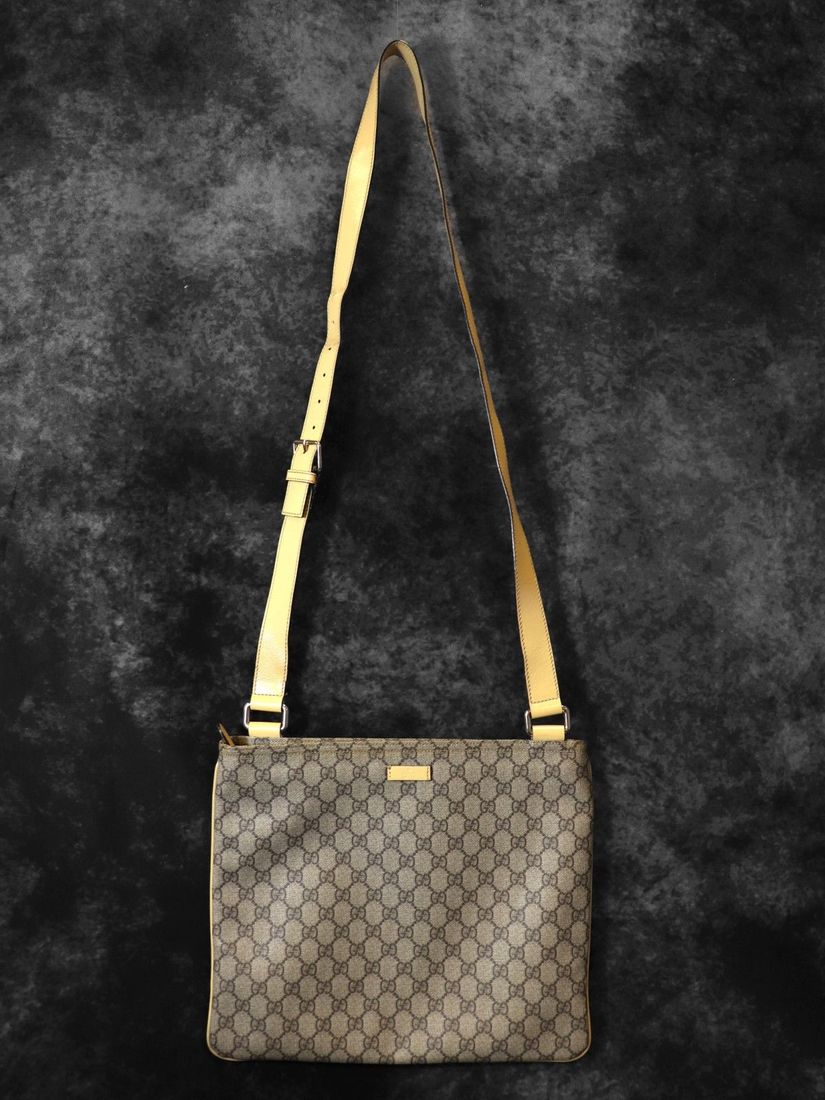 GUCCI グッチ 201446 GGスプリーム ショルダーバッグ イエロー - メルカリ