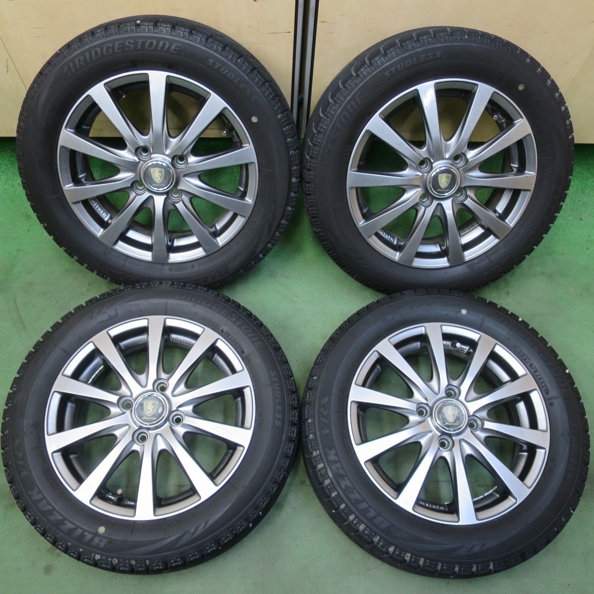 バリ溝！キレイ！8.5分☆スタッドレス 155/65R14 ブリヂストン