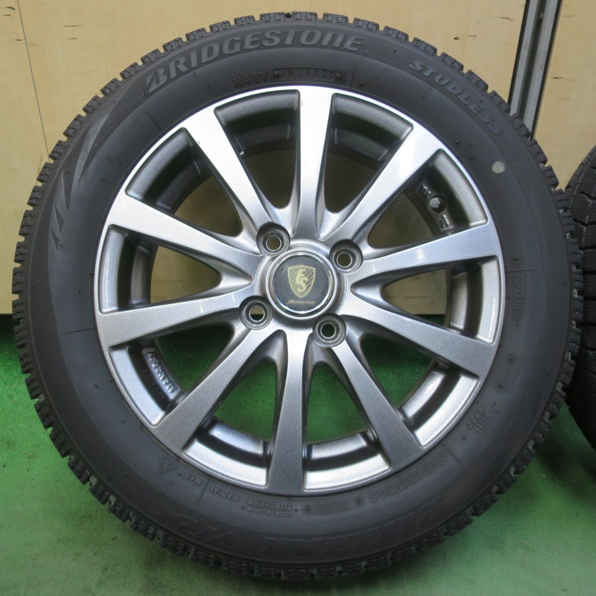 バリ溝！キレイ！8.5分☆スタッドレス 155/65R14 ブリヂストン 