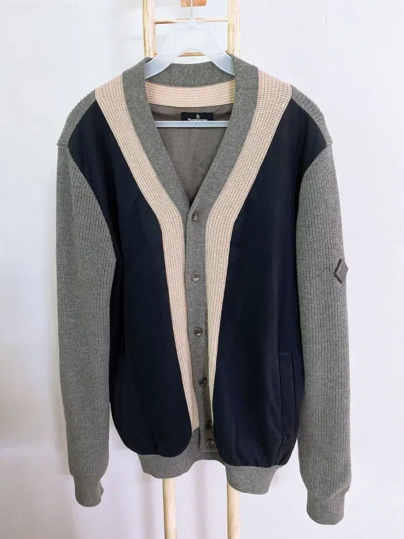 MUNSINGWEAR ゴルフ ウール100% アウター Vネック カーディガン