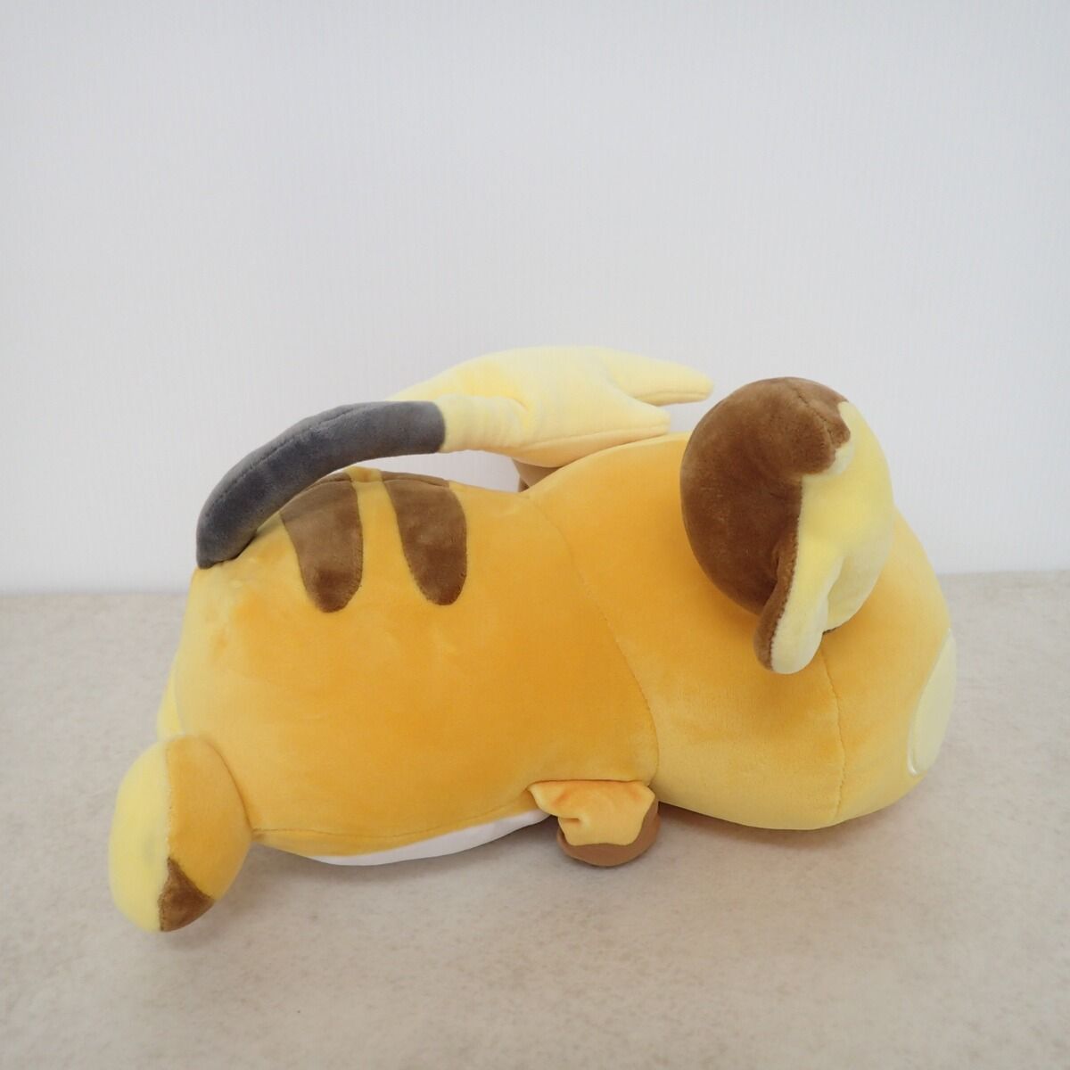 ポケモンセンター ぬいぐるみ Pokemon Yurutto 寝そべりライチュウ 紙 