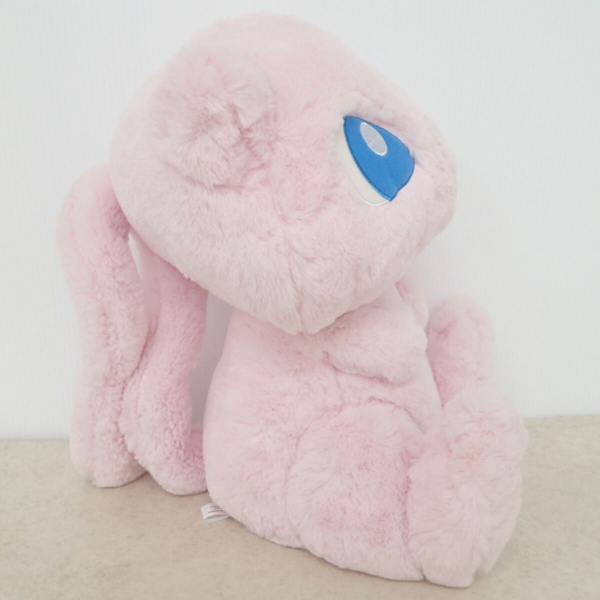 ポケモンセンター おっきいふわふわぬいぐるみ ミュウ 紙タグ無