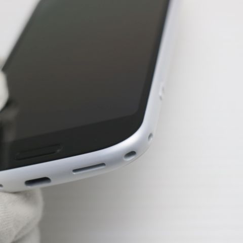 新品同様 F-52B らくらくスマートフォン ホワイト スマホ 白ロム 本体