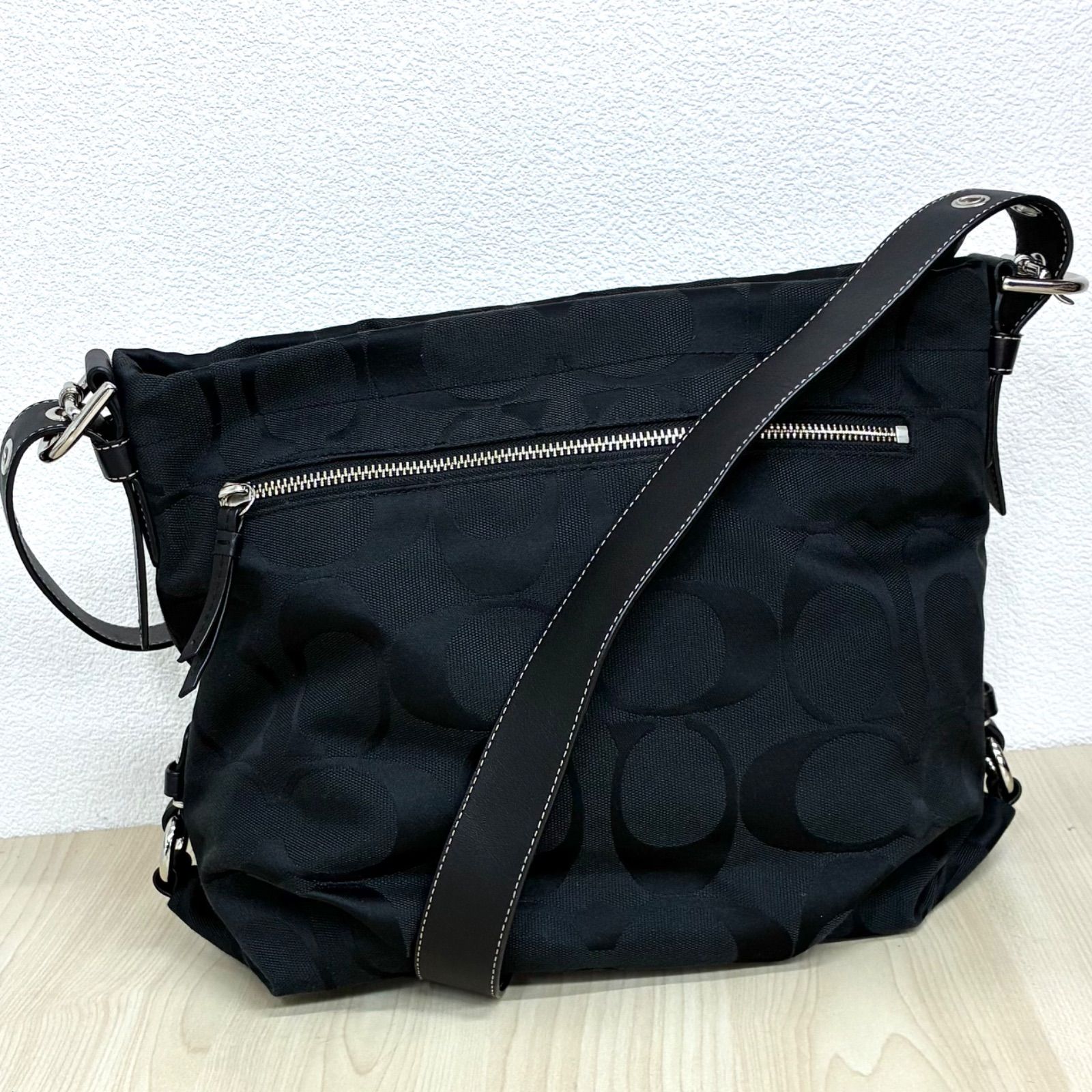コーチCOACH】⚫︎ほぼ未使用品！シグネチャーショルダーバッグ