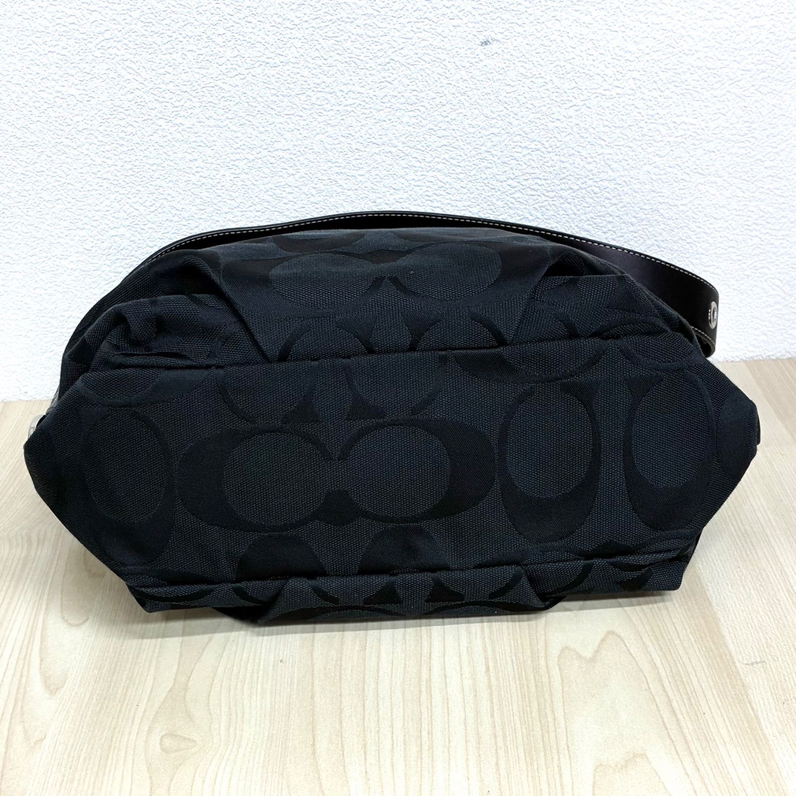 コーチCOACH】⚫︎ほぼ未使用品！シグネチャーショルダーバッグ
