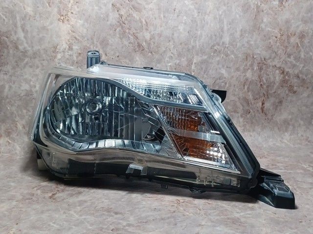コーティング済 カローラフィールダー NZE164G 右ヘッドランプ・ヘッド