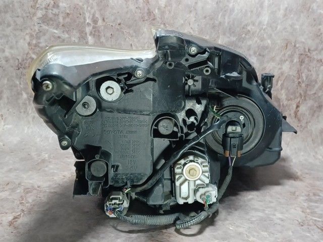 プリウス ZVW30 左ヘッドランプ・ヘッドライト S LEDエディション