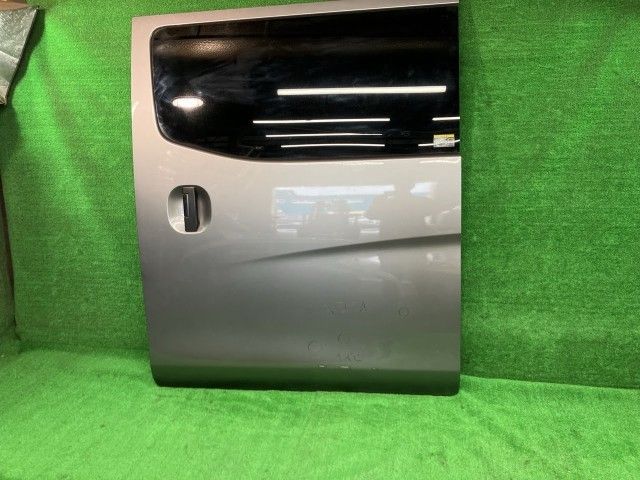 NV350キャラバン VW6E26 左リアドア ロング低床DX 4WD 3人 アサヒ M2L3 H210A-3XAMA K51 43,560円